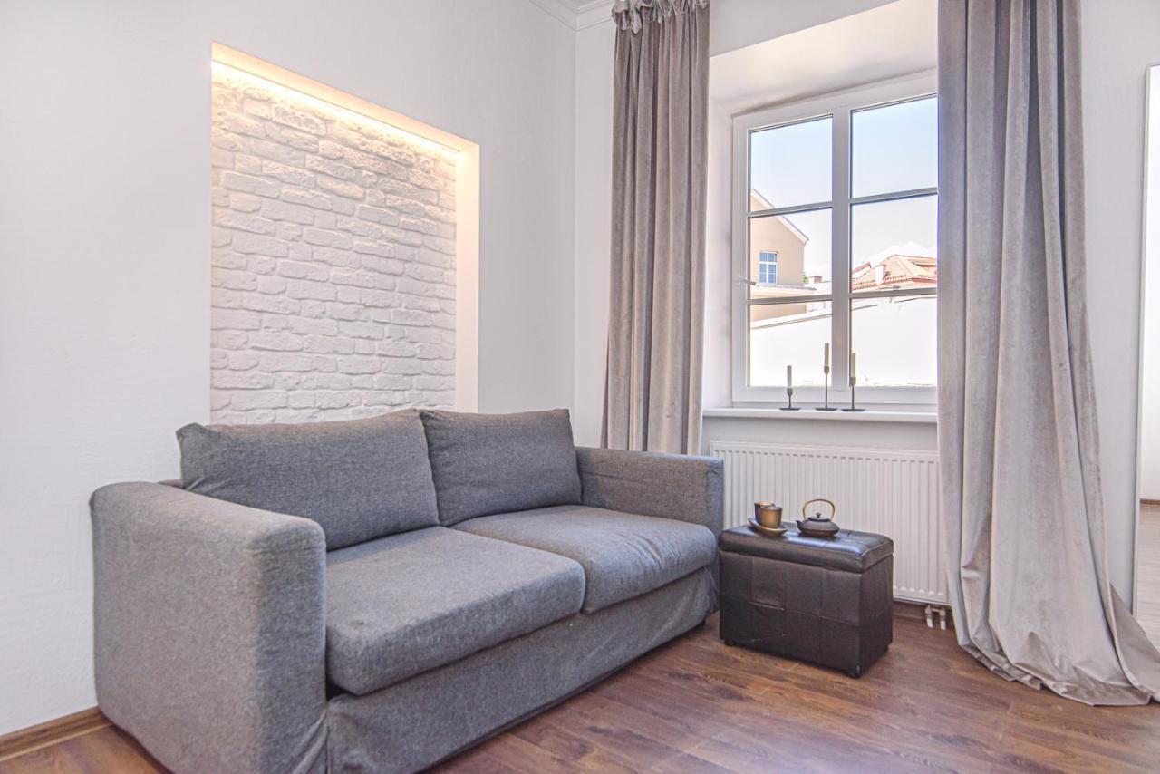 Welcoming Studio In Historic Vilnius With Free Parking By Urban Rent Apartment ภายนอก รูปภาพ