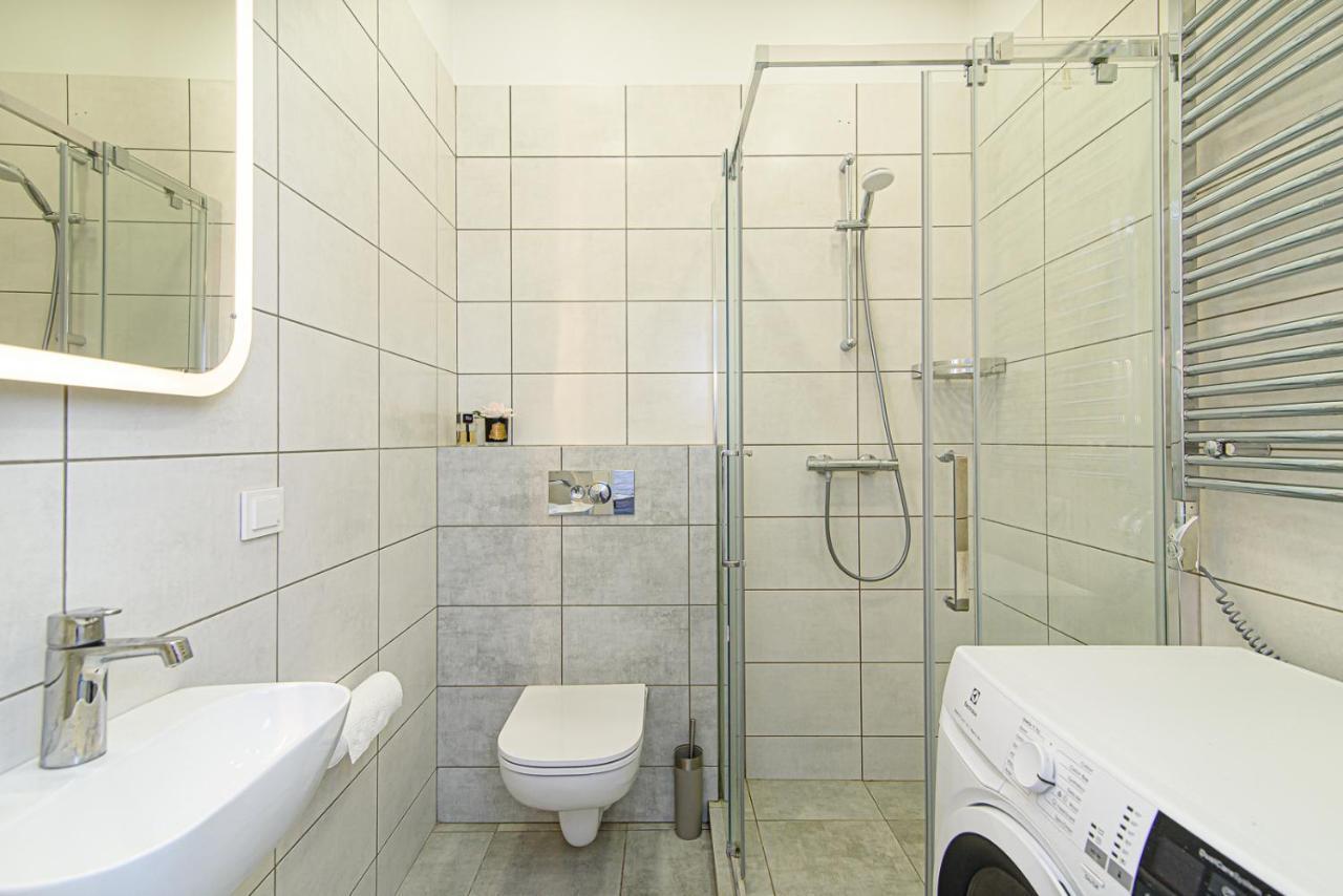 Welcoming Studio In Historic Vilnius With Free Parking By Urban Rent Apartment ภายนอก รูปภาพ